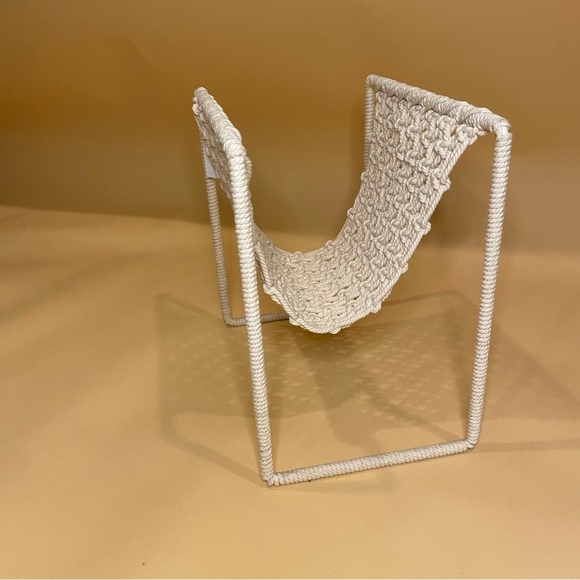 Macrame Magazine Rack Purse Wallet Holder Stand NWT - Picture 3 of 4